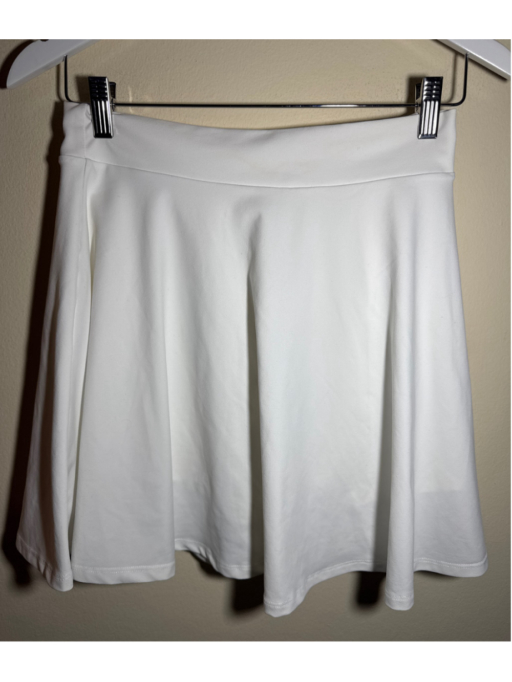 Women's Fabletics White Skort Size M